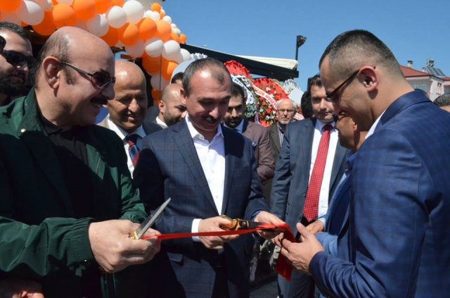 Dönerhan açılışına yoğun ilgi