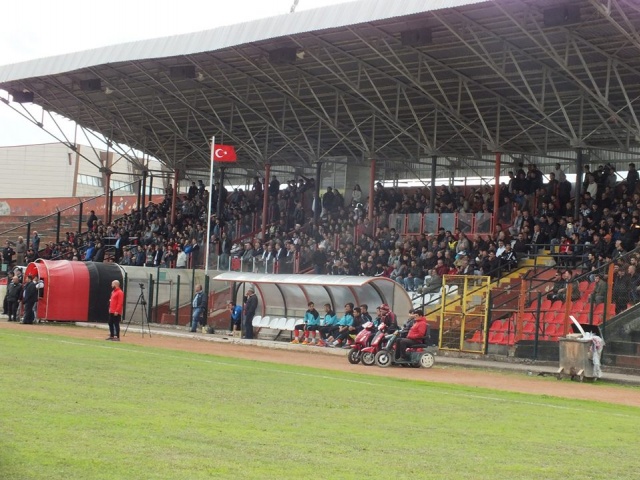 Bafra Spor Büyük Şehir spor maçından kareler..