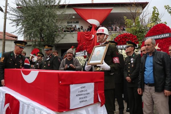 şehidimizi 20 bin hemşehrisi uğurladı