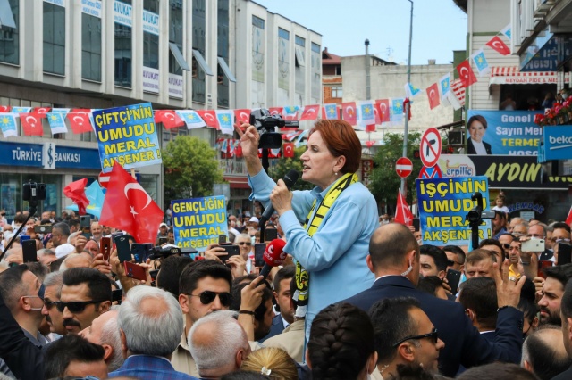 Merak Akşener Samsun'da