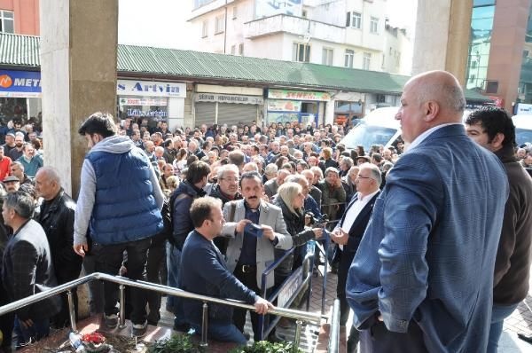 Birileri Başbakan’ı fena halde işletiyor