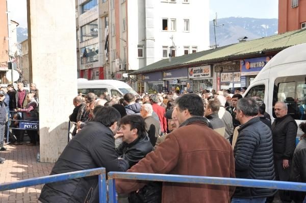 Birileri Başbakan’ı fena halde işletiyor