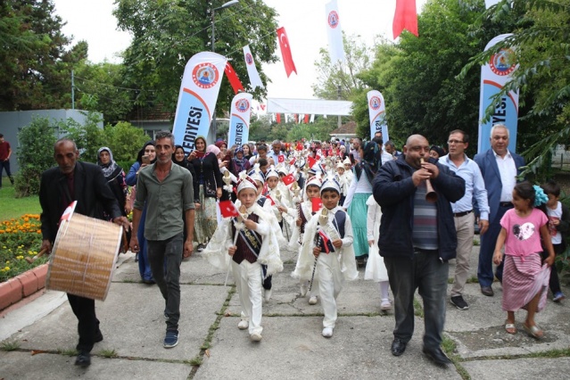 Bafra`da 80 çocuk erkekliğe adım attı