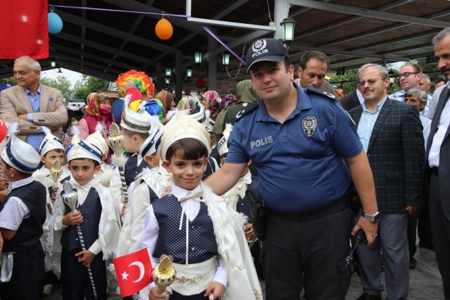 Bafra`da 80 çocuk erkekliğe adım attı