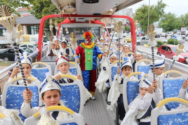 Bafra`da 80 çocuk erkekliğe adım attı