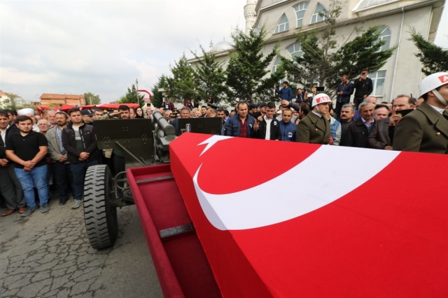 Bafra şehidini dualarla  uğurladı