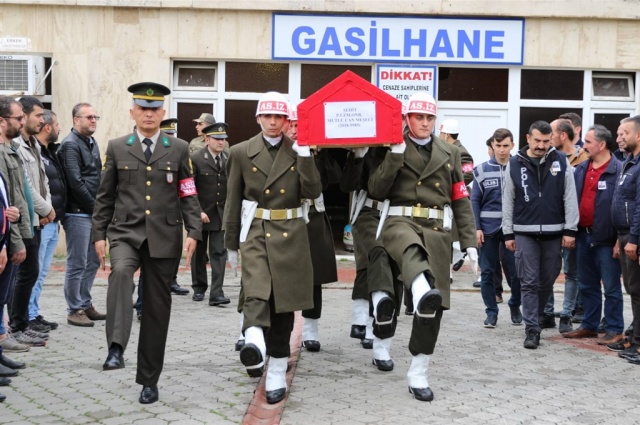 Bafra şehidini dualarla  uğurladı