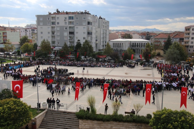 BAŞKAN ŞAHİN CUMHURİYETLE COŞTU VE COŞTURDU