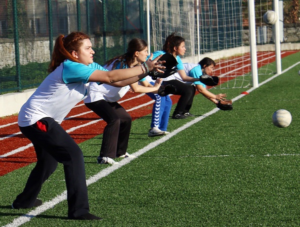 Karadeniz’in ilk bayan Softbol takımı Alaçam`da