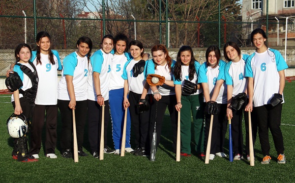 Karadeniz’in ilk bayan Softbol takımı Alaçam`da