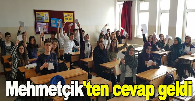 Mehmetçik öğrenci mektuplarına cevap yazdı