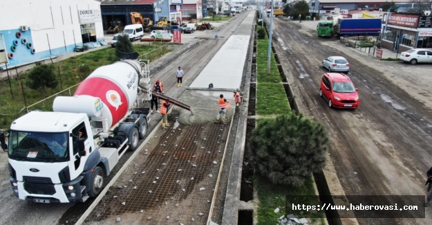 Sanayileri birbirine bağlayan beton yol