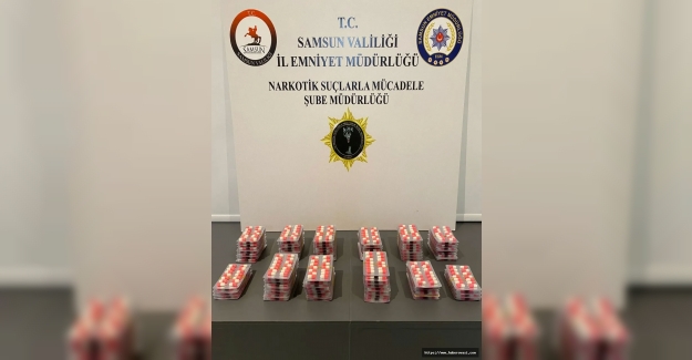 Samsun'da 1 kilo 446 sentetik uyuşturucu ve 508 ecza hapı ele geçirildi