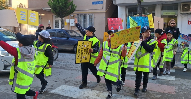 Samsun'da öğrencilerden yaya farkındalığı etkinliği