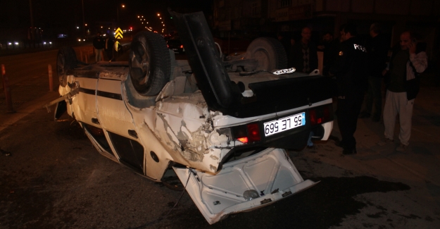 Samsun'da devrilen otomobilin sürücüsü yaralandı