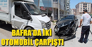 Bafra'da iki araç çarpıştı.