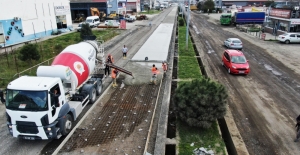 Sanayileri birbirine bağlayan beton yol