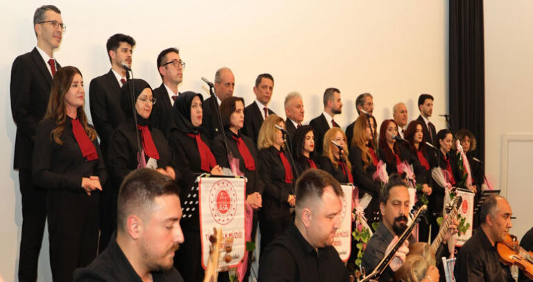 Samsun’da Adliye Çalışanlarından “19 Mayıs” Konseri